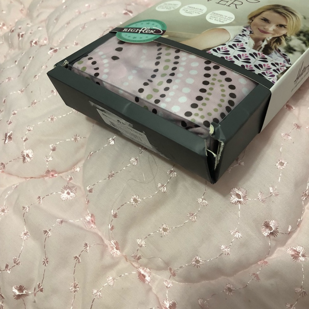 💋SOLD💋 🌻3/20$ Hooter Hiders Nursing Cover - Picture 2 of 4